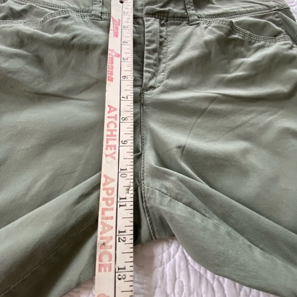 Intro. Bermuda Shorts Olive Green Mid Rise Comfort Waist Size 10 - Picture 11 of 12